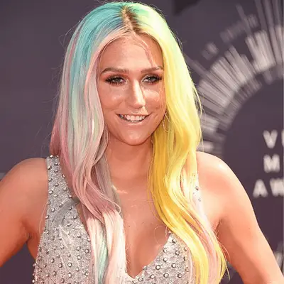 kesha wearing pastel rainbow hair