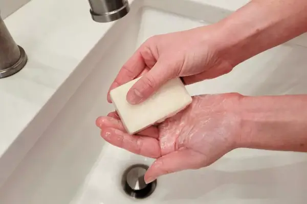 photo of a person putting the L