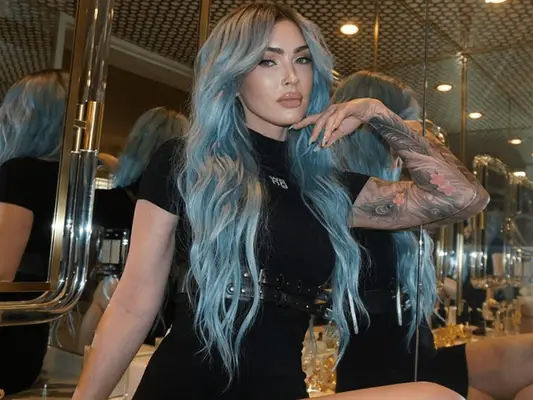 megan fox with light blue hair 