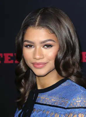 Zendaya with like brown highlights