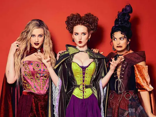 13 Idee in costume di Halloween per i capelli ricci, dagli spettrali a The Cutesy