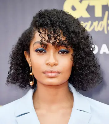Yara Shahidi curly, structured bob