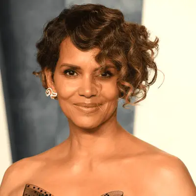 halle berry wearing asymmetrical curly bob