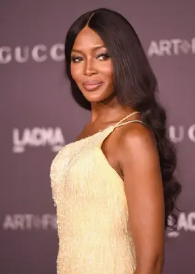 Naomi Campbell long wavy hair