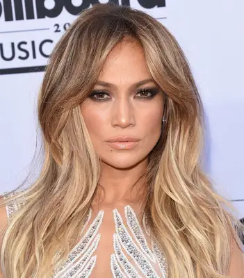 Jennifer Lopez long blonde hair