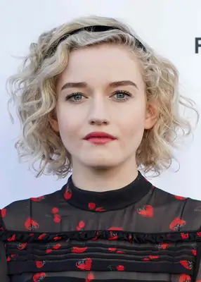 Julia Garner