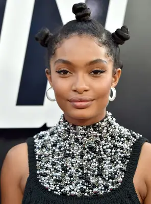 Yara Shahidi wearing Bantu knots at the 2018 
