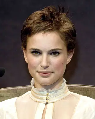Natalie Portman - Pixie Haircut