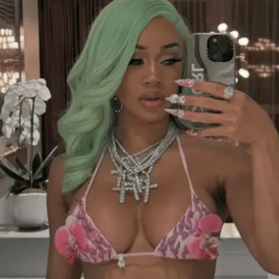 Actress / Model Kelly Brook attends the BAFTA Los Angeles TV Tea 2015 at SLS Hotel on September 19, 2015 in Beverly Hills, California.