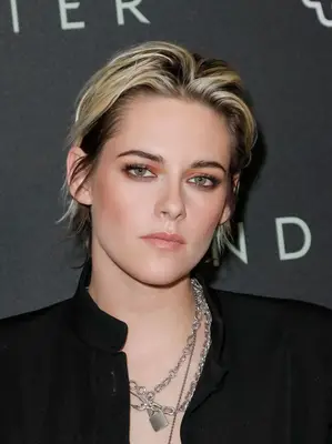 Kristen Stewart short crop haircut