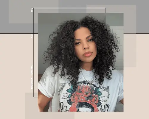 Czy plastikowa czapka może pomóc nawilżyć twoje włosy?