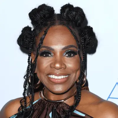 sheryl lee ralph wearing bantu knots with knotless braids