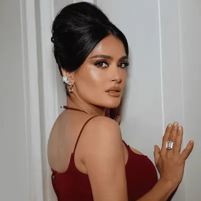 salma hayek wearing beehive hairstyle