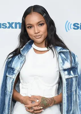 Karreuche with crinkled hair
