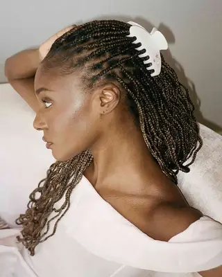 Half up, half down knotless box braids 