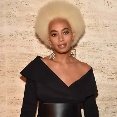 solange knowles wearing blonde afro