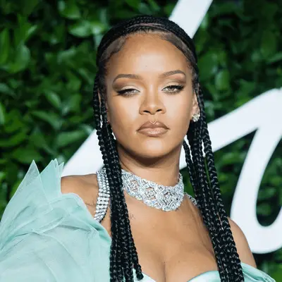 Rihanna wearing mid length Fulani braids 