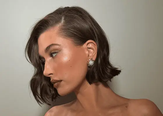 10 dunklere Haarfarbe Ideen für den Winter, von schwarzer Kirsche bis Espressobraun