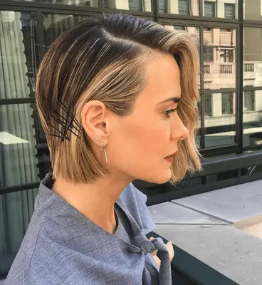 Sarah Paulson uses bobby pins to flatten her hair