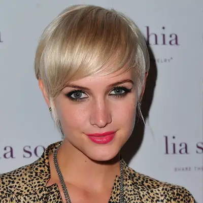 Ashlee Simpson with short cropped haircut on oblong face