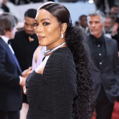Sheryl Lee Ralph posing at a Vanity Fair event