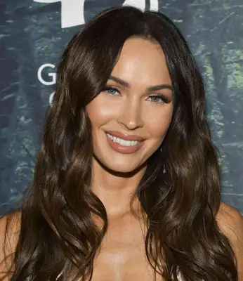 Close up of Megan Fox with chocolate brown waves