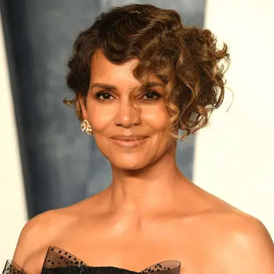 Halle Berry with a cropped asymmetrical bob at the 2023 Vanity Fair Oscar Party in Beverly Hills, California