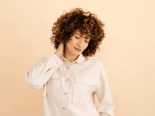 Cholesterol dla włosów: dlaczego najprostsza odżywka do samodzielnego wykonania może znajdować się w Twojej lodówce