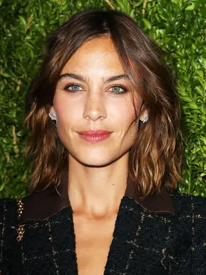 Alexa Chung with wavy bob 