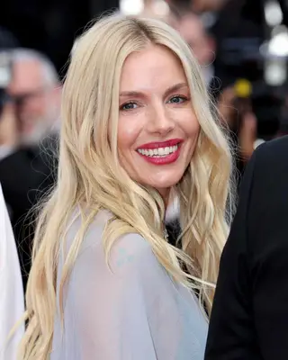 Sienna Miller with subtle waves 