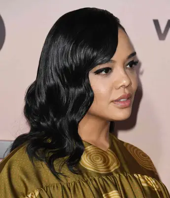 Tessa Thompson with sculpted gatsby waves