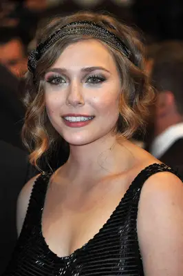 Elizabeth Olsen with 1920