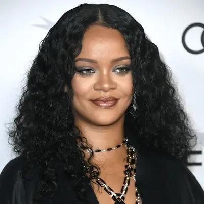 Quick and Easy Hairstyles for Long Hair Center Part Rihanna