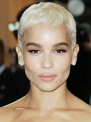 short hairstyles: Zoe Kravitz with short blonde hair at the 2017 MET Gala