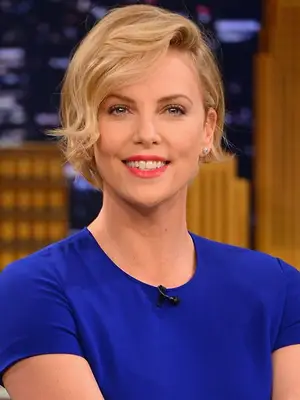 Short hairstyles: Charlize Theron