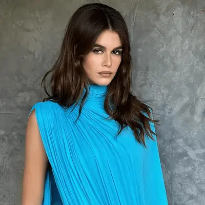 kaia gerber with espresso brunette hair