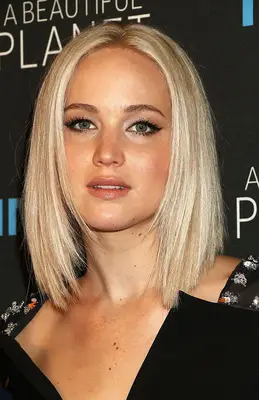 Jennifer Lawrence with chunky bob