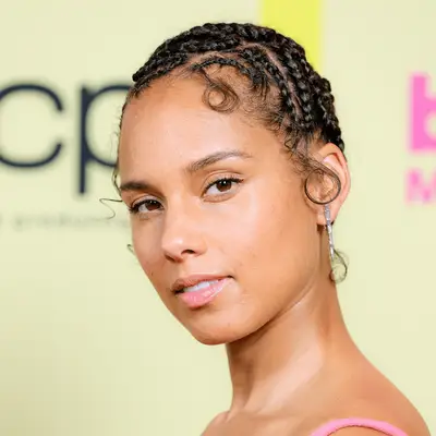 Alicia Keys with zig-zag braids