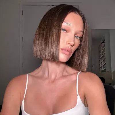 meredith duxbury wearing a blunt bob