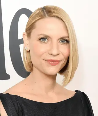 Claire Danes with a side-parted assymetric lob
