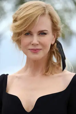 Nicole Kidman with a soft low ponytail-bun with a ribbon