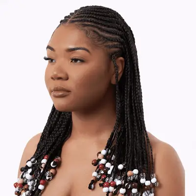 model wearing rebundle braiding hair