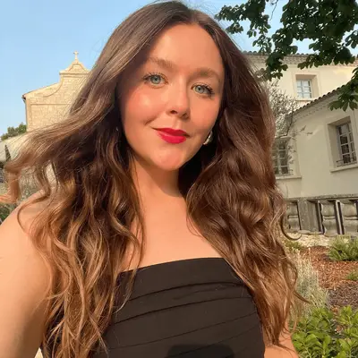 selfie of woman with 2a waves