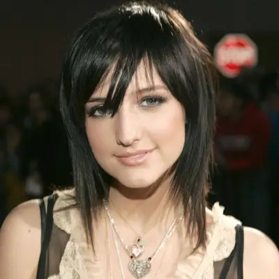 Ashlee Simpson with a 2000s-inspired shaggy hairstyle