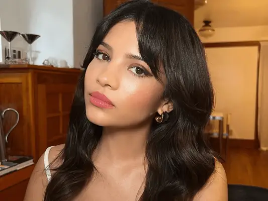 19 bang -ideer til langt hår, der er perfekte til en foråropdatering