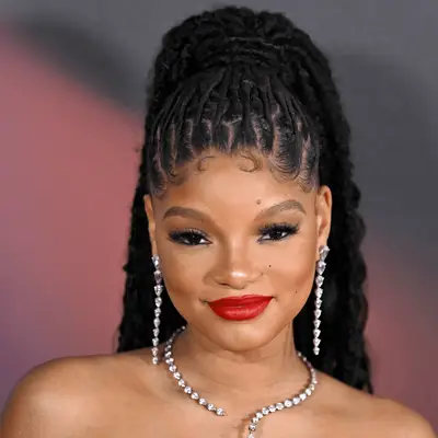 Halle Bailey wearing high ponytail
