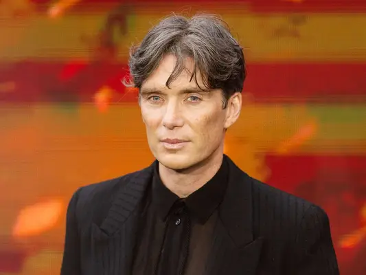 Cillian Murphy with curtain bangs 