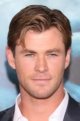 Chris Hemsworth with short curtains hair