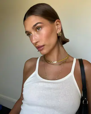 Hailey Bieber