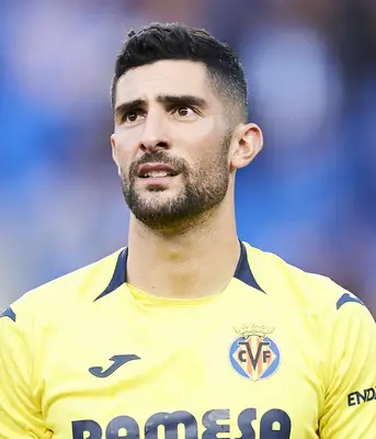 Alvaro Gonzalez with a crew cut hairstyle at the 2019 La Liga match in San Sebastian, Spain